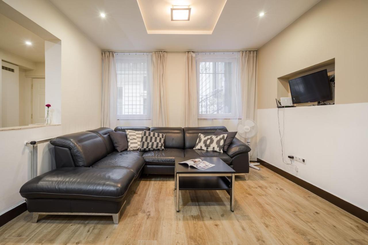 Apartment Dolly's Duplex With Free Netflix Budapest